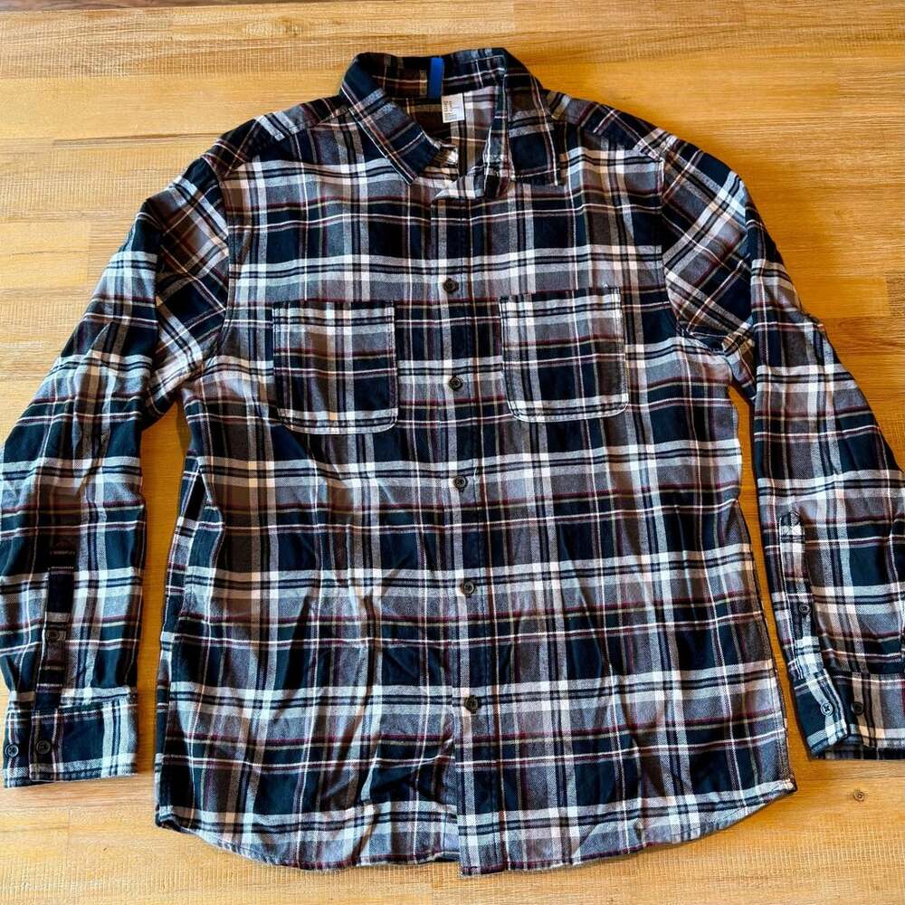 H&M Men's Black White Gray Plaid Flannel Long Sleeve Button Down Shirt Size M